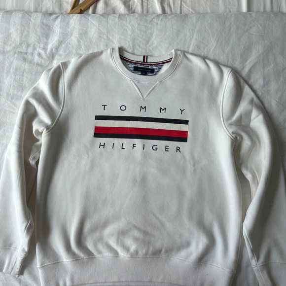 Tommy Hilfiger Men’s Sweater - Picture 2 of 4